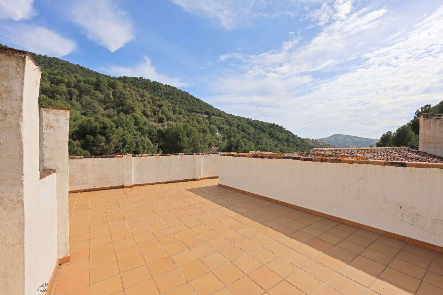 9 bedroom Finca/Country House for sale in Competa with pool - € 295,000 (Ref: 9863980)