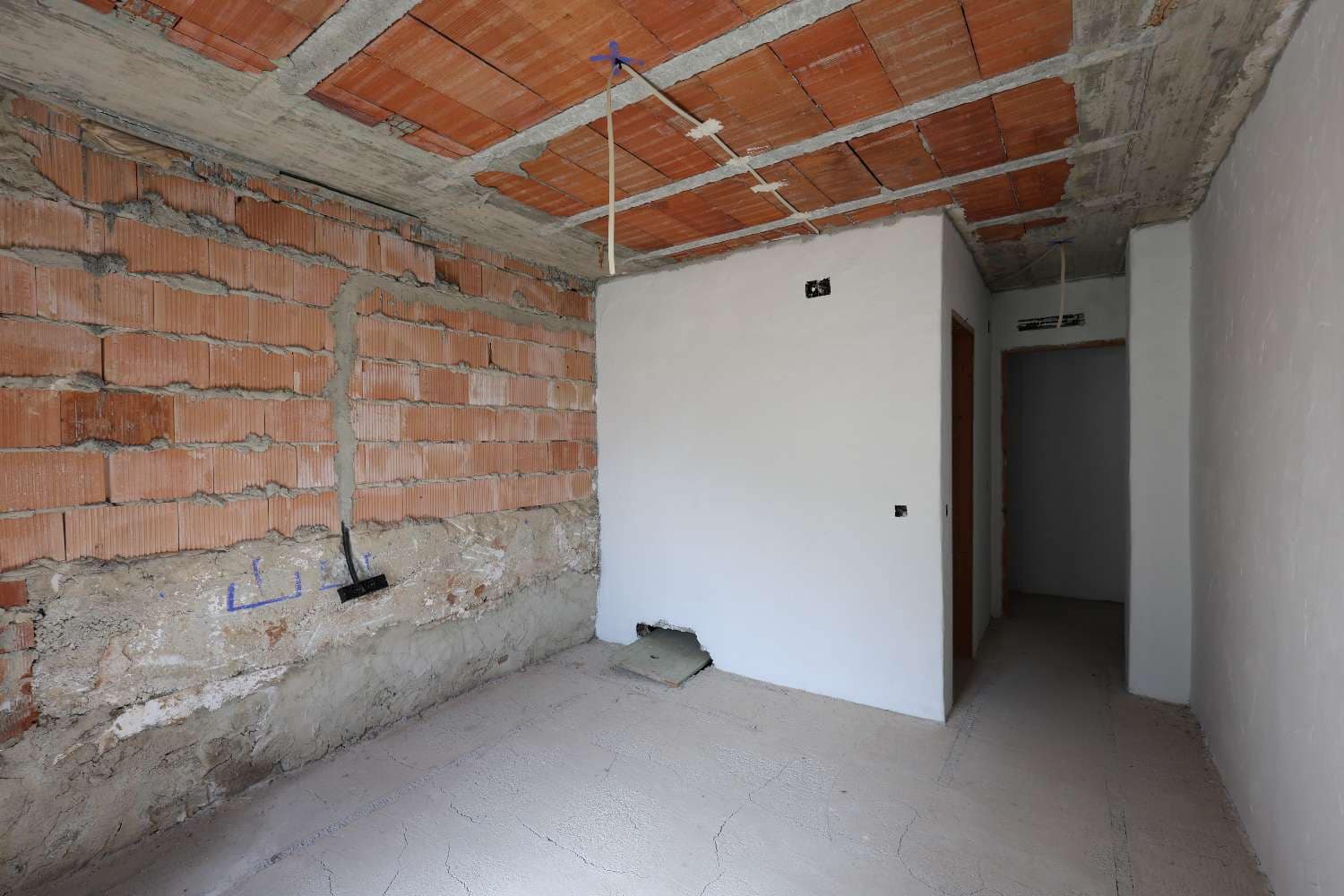 9 bedroom Finca/Country House for sale in Competa with pool - € 295,000 (Ref: 9863980)