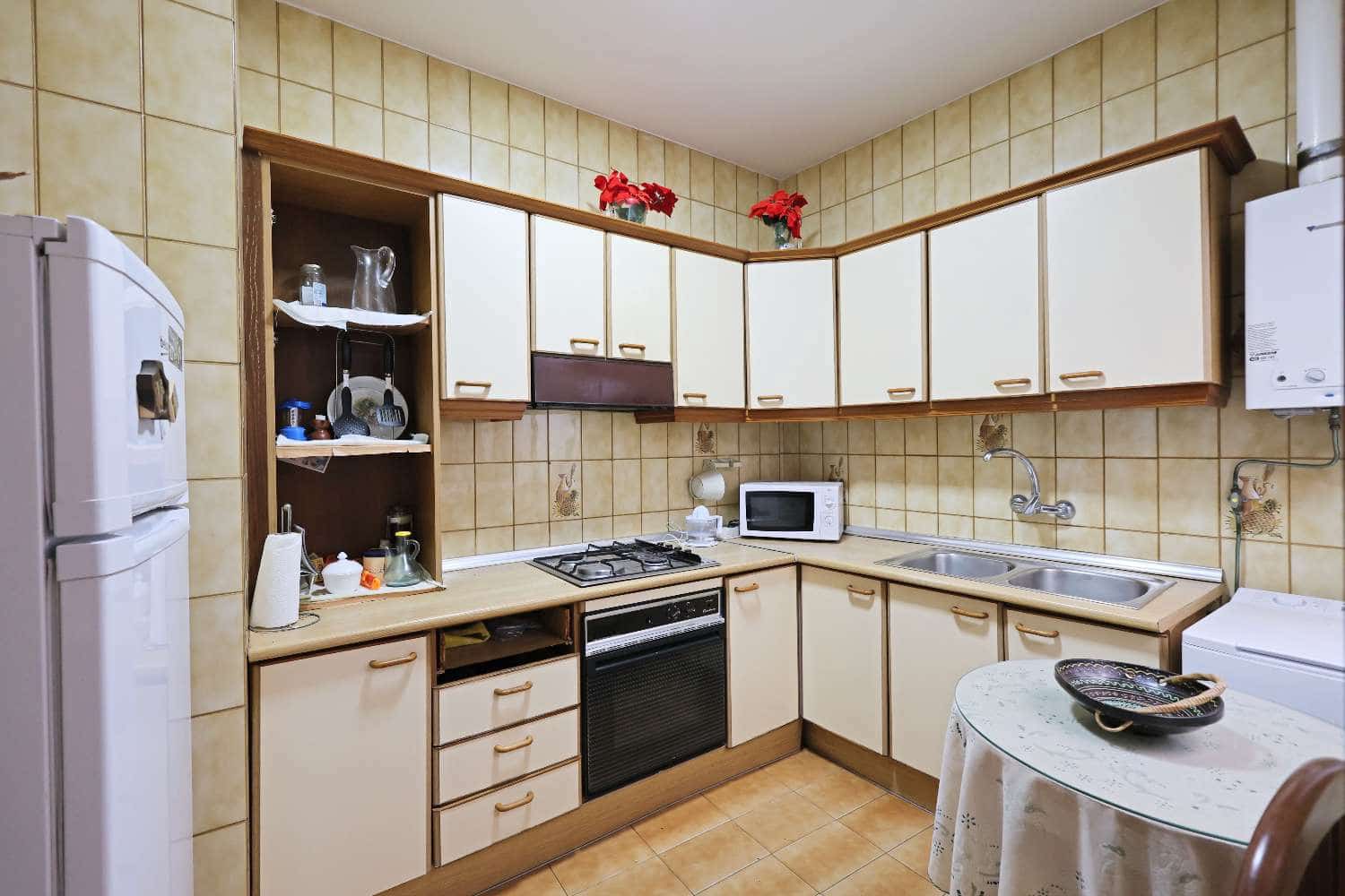 8 makuuhuone Omakotitalo myytävänä paikassa Torrox - 299 000 € (Ref: 9863981)