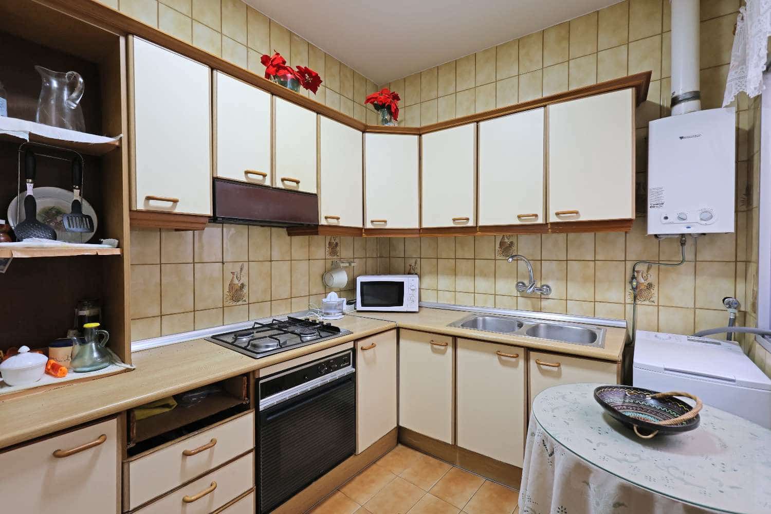 8 makuuhuone Omakotitalo myytävänä paikassa Torrox - 299 000 € (Ref: 9863981)
