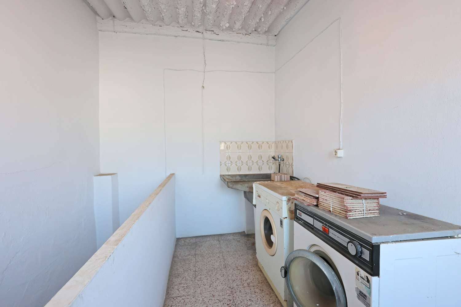 8 makuuhuone Omakotitalo myytävänä paikassa Torrox - 299 000 € (Ref: 9863981)