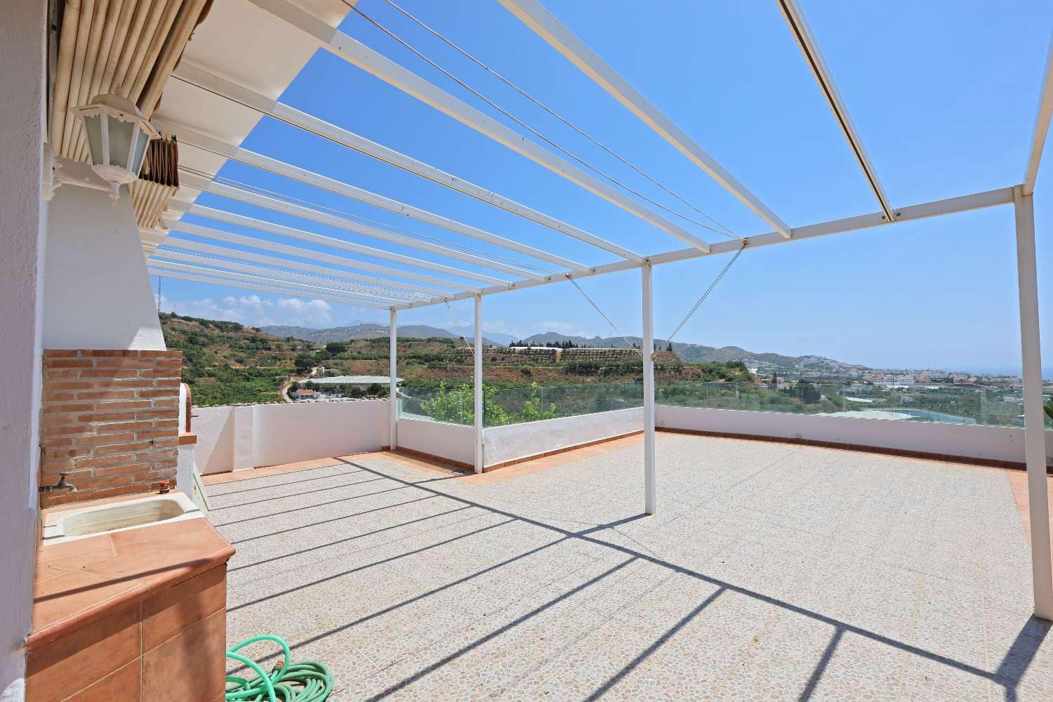 3 Zimmer Villa zu verkaufen in Torrox-Costa mit Pool Garage - 675.000 € (Ref: 9898652)
