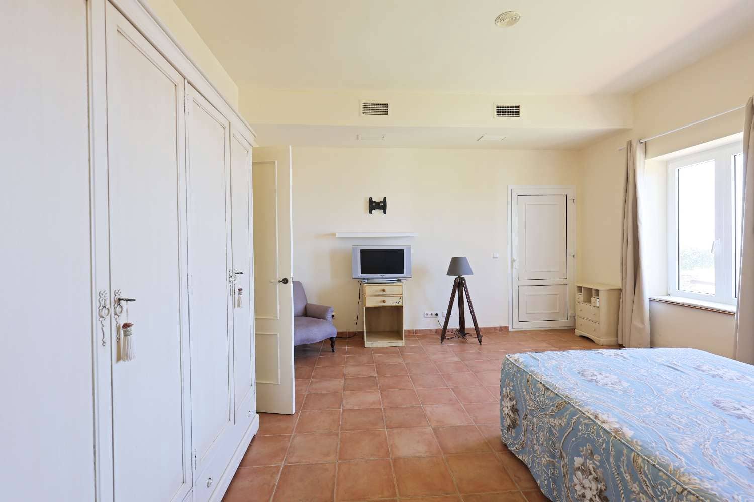 3 Zimmer Villa zu verkaufen in Torrox-Costa mit Pool Garage - 675.000 € (Ref: 9898652)