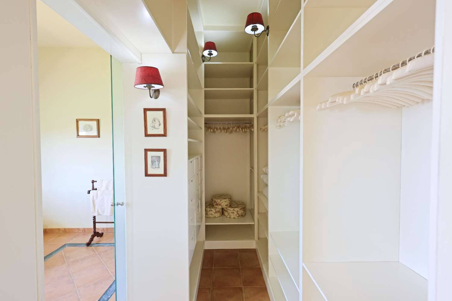 3 Zimmer Villa zu verkaufen in Torrox-Costa mit Pool Garage - 675.000 € (Ref: 9898652)