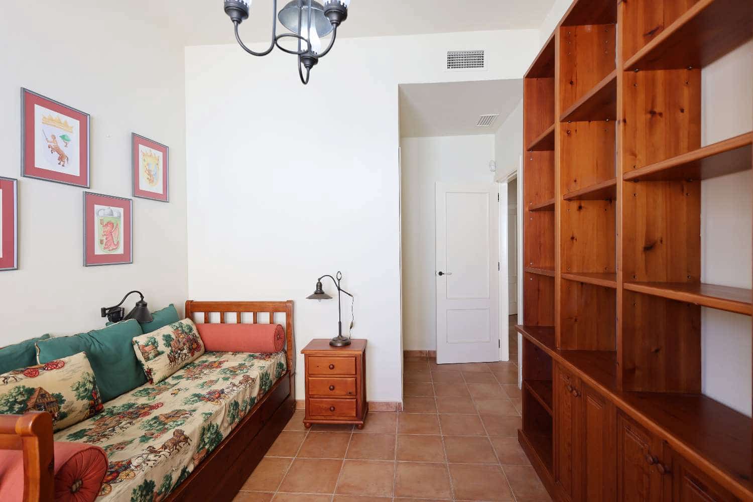 3 Zimmer Villa zu verkaufen in Torrox-Costa mit Pool Garage - 675.000 € (Ref: 9898652)