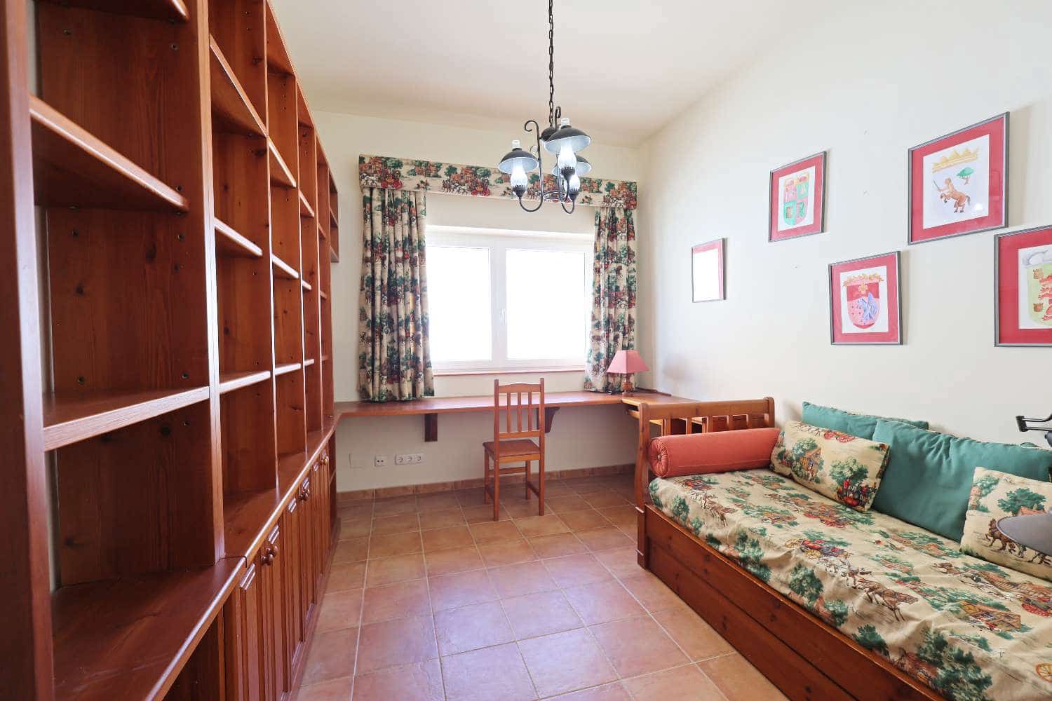 3 Zimmer Villa zu verkaufen in Torrox-Costa mit Pool Garage - 675.000 € (Ref: 9898652)