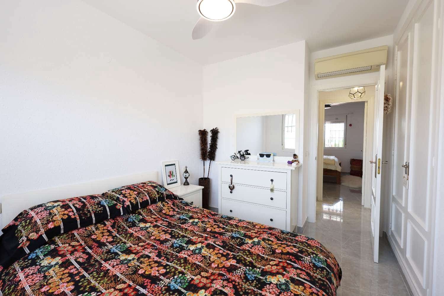 2 soverom Rekkehus til salgs i Torrox Park med svømmebasseng garasje - € 329 000 (Ref: 9939302)