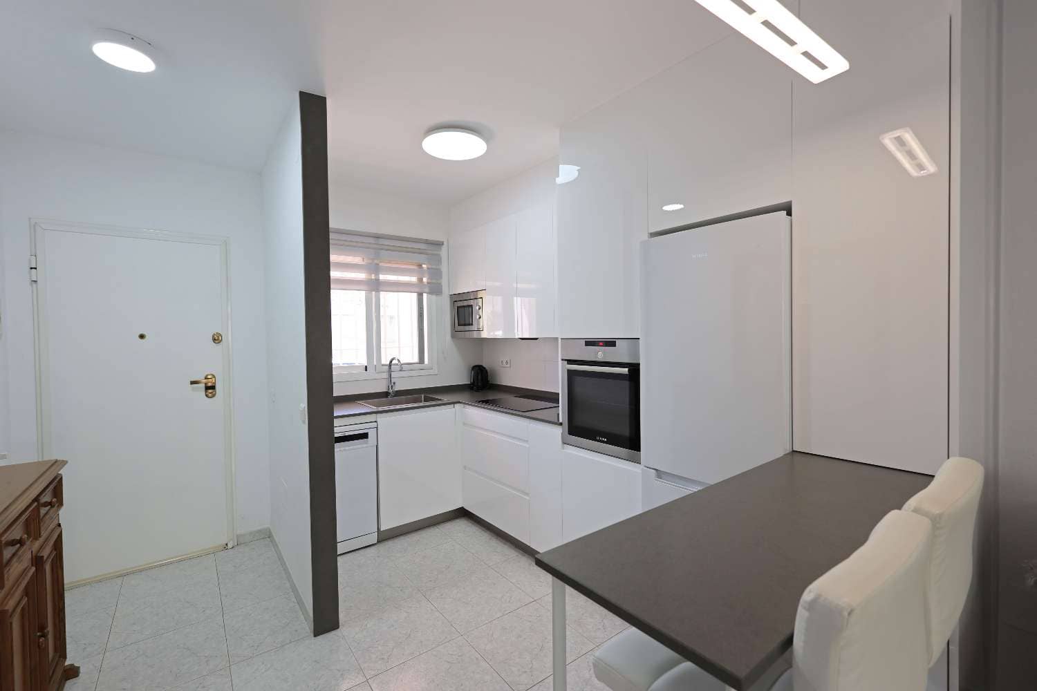 2 soveværelse Strandlejlighed til salg i Torrox Park med swimmingpool - € 229.000 (Ref: 9953647)