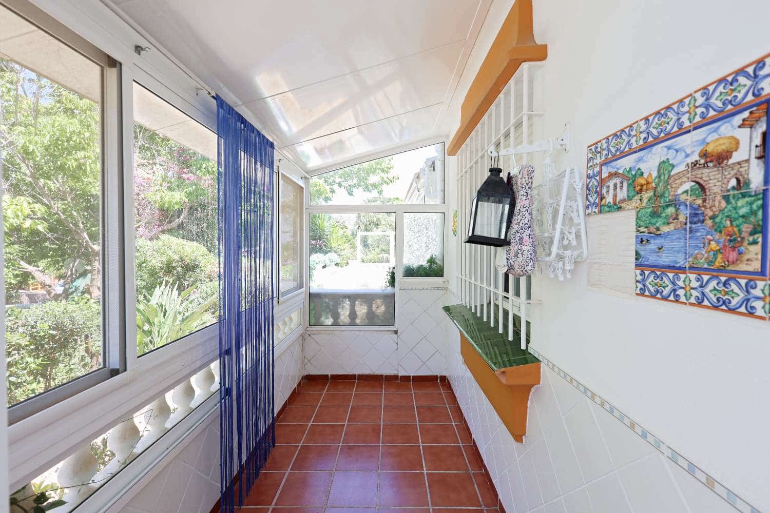 2 soveværelse Strandlejlighed til salg i Torrox Park med swimmingpool - € 229.000 (Ref: 9953647)