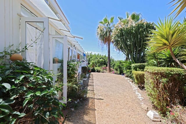 2 soveværelse Strandlejlighed til salg i Torrox Park, Torrox med swimmingpool - € 229.000 (Ref: 9953647)