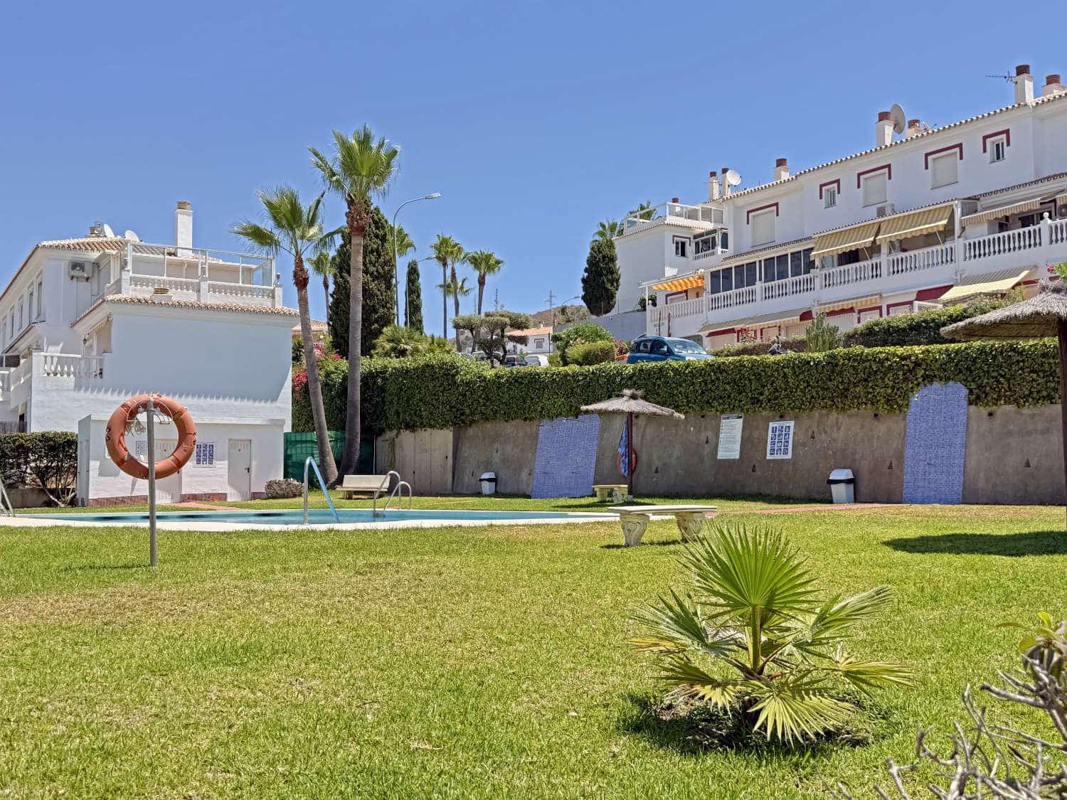 2 soveværelse Strandlejlighed til salg i Torrox Park med swimmingpool - € 229.000 (Ref: 9953647)