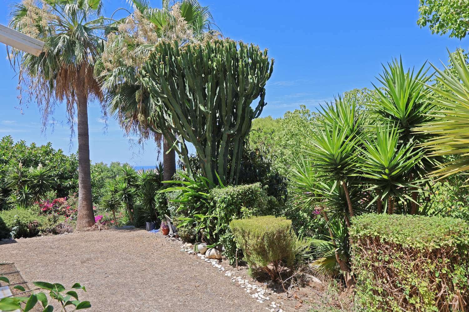 2 soveværelse Strandlejlighed til salg i Torrox Park med swimmingpool - € 229.000 (Ref: 9953647)