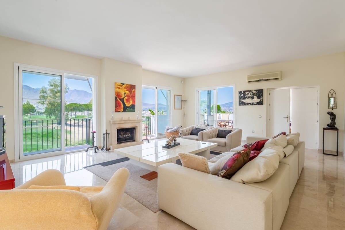 4 slaapkamer Villa te koop in La Cala Golf met zwembad garage - € 1.750.000 (Ref: 6600461)