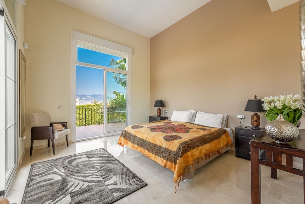 4 slaapkamer Villa te koop in La Cala Golf met zwembad garage - € 1.750.000 (Ref: 6600461)