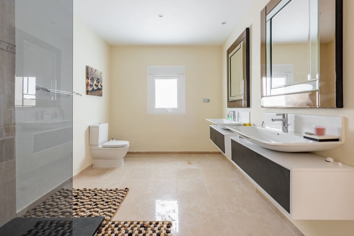 4 slaapkamer Villa te koop in La Cala Golf met zwembad garage - € 1.750.000 (Ref: 6600461)