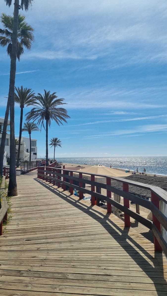 Studio for sale in Calahonda with pool garage - € 380,000 (Ref: 9801397)