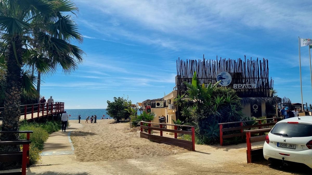 Studio for sale in Calahonda with pool garage - € 380,000 (Ref: 9801397)