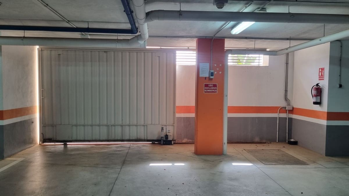 Garage zu verkaufen in La Cala de Mijas - 25.000 € (Ref: 9801399)