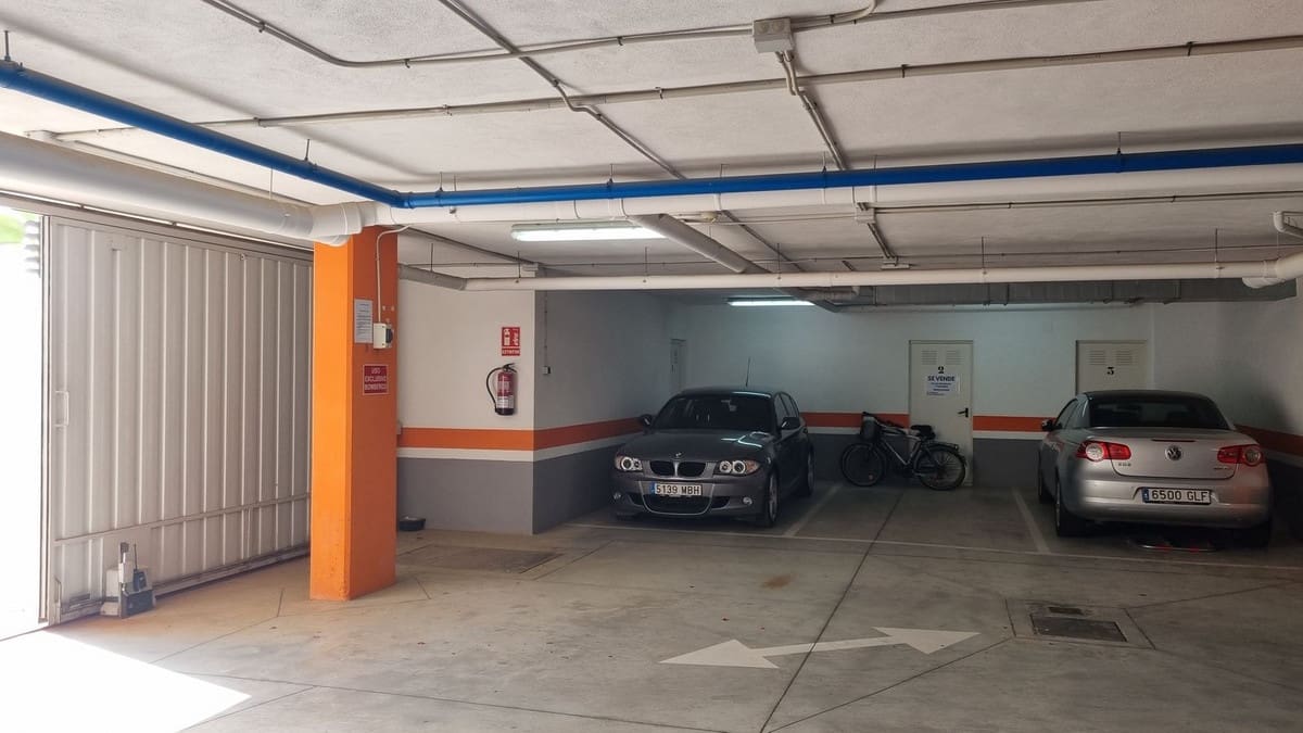 Garage zu verkaufen in La Cala de Mijas - 25.000 € (Ref: 9801399)