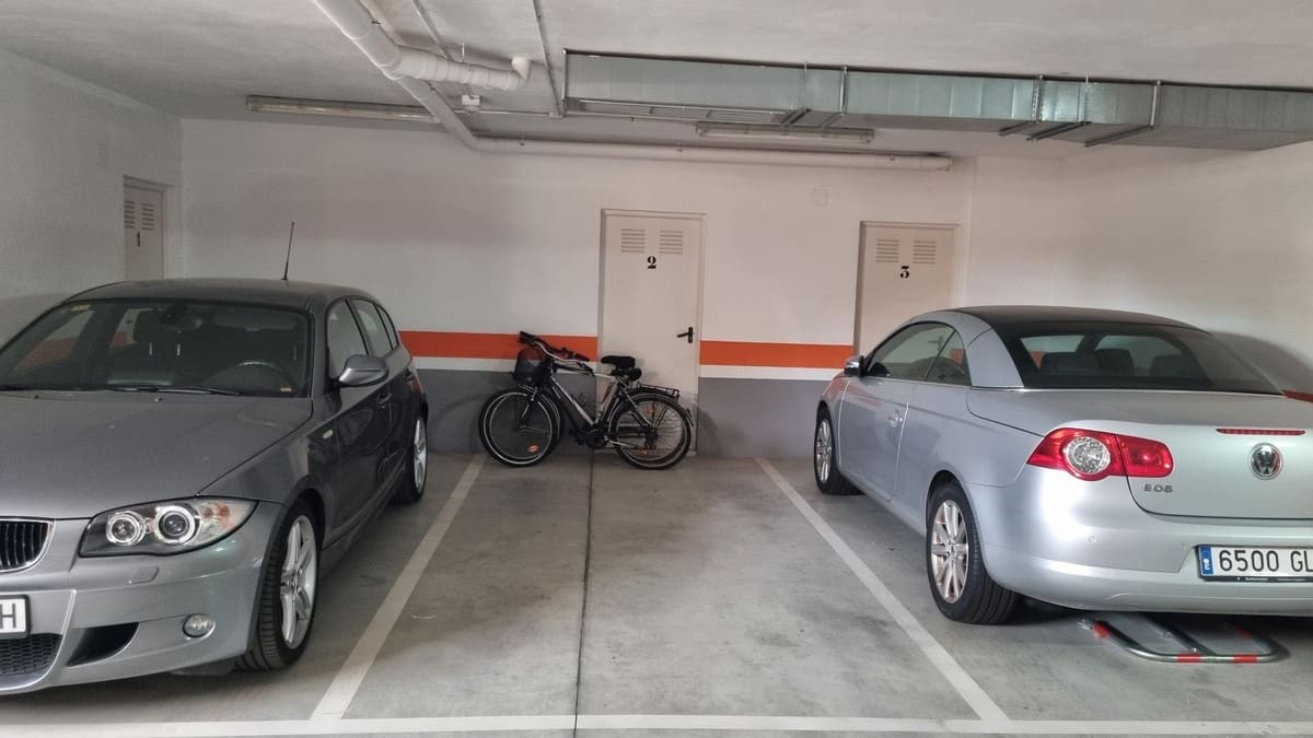 Garage zu verkaufen in La Cala de Mijas - 25.000 € (Ref: 9801399)