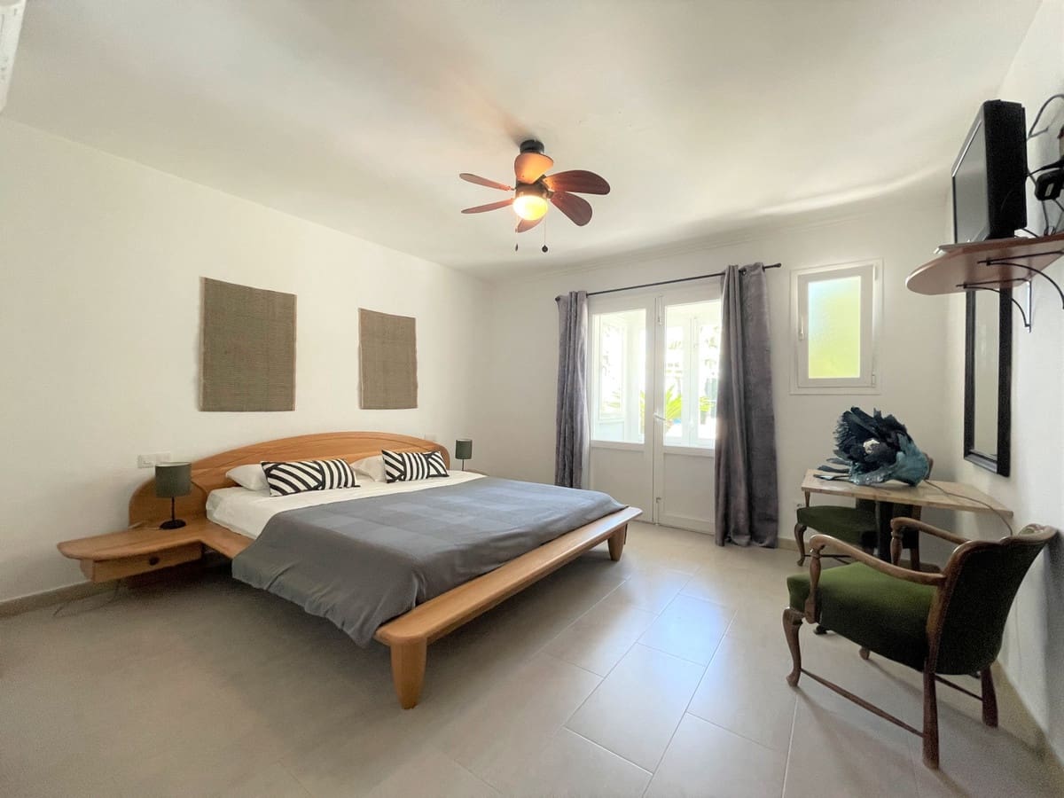 7 sovrum Villa till salu i Mijas med pool garage - 1 600 000 € (Ref: 9801401)