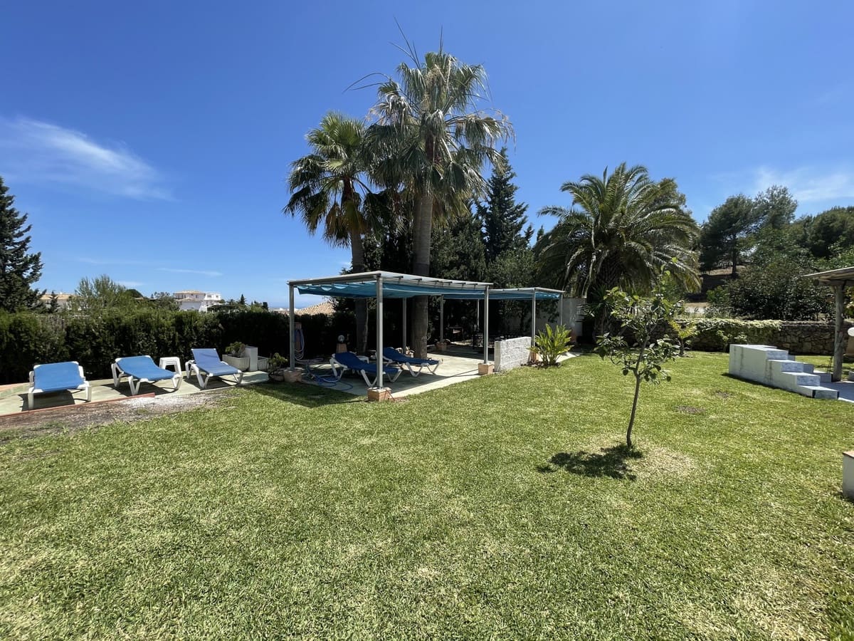 7 sovrum Villa till salu i Mijas med pool garage - 1 600 000 € (Ref: 9801401)
