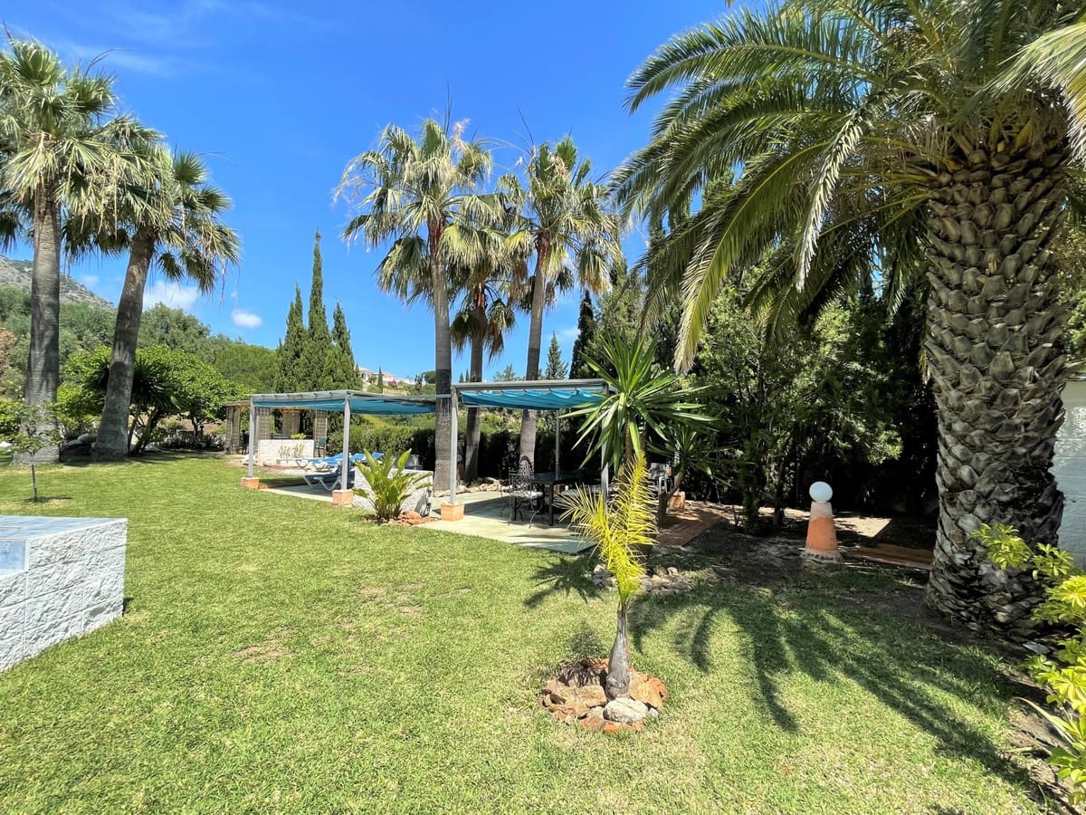 7 sovrum Villa till salu i Mijas med pool garage - 1 600 000 € (Ref: 9801401)