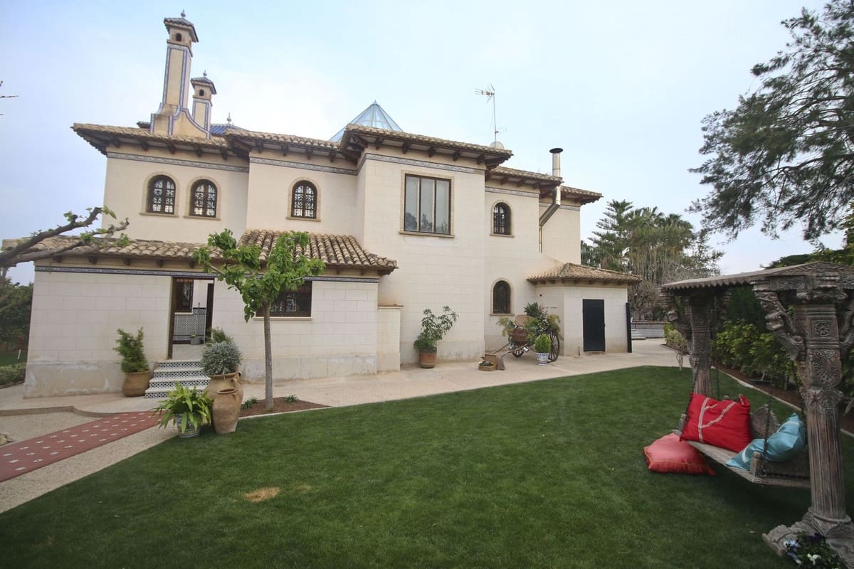 5 soverom Villa til salgs i Villamartin med svømmebasseng garasje - € 3 200 000 (Ref: 9801402)