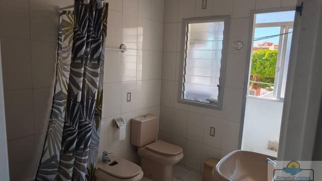 3 sypialnia Mieszkanie do wynajęcia w Miasto Almería - 750 € (Ref: 10036212)