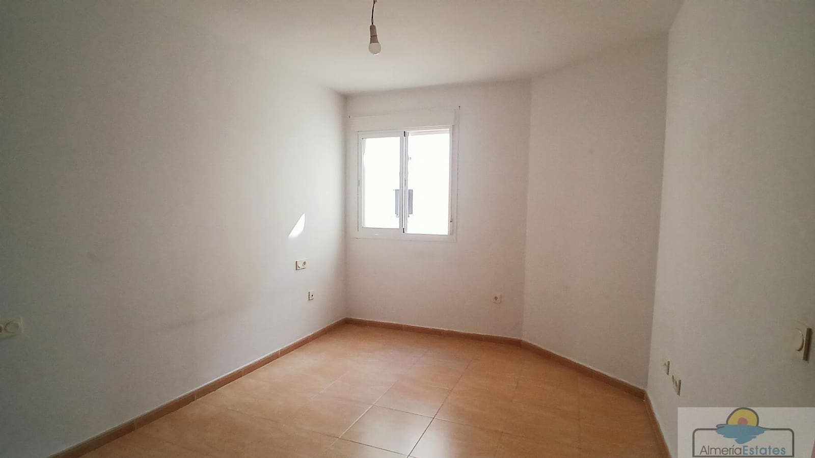 Piso de 3 habitaciones en Albox en venta con garaje - 98.000 € (Ref: 10041331)