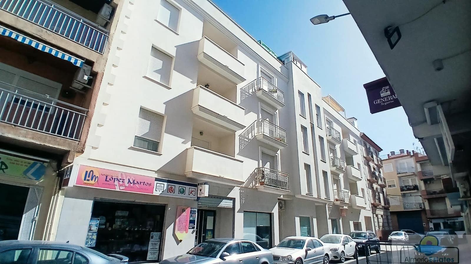 Piso de 3 habitaciones en Albox en venta con garaje - 98.000 € (Ref: 10041331)