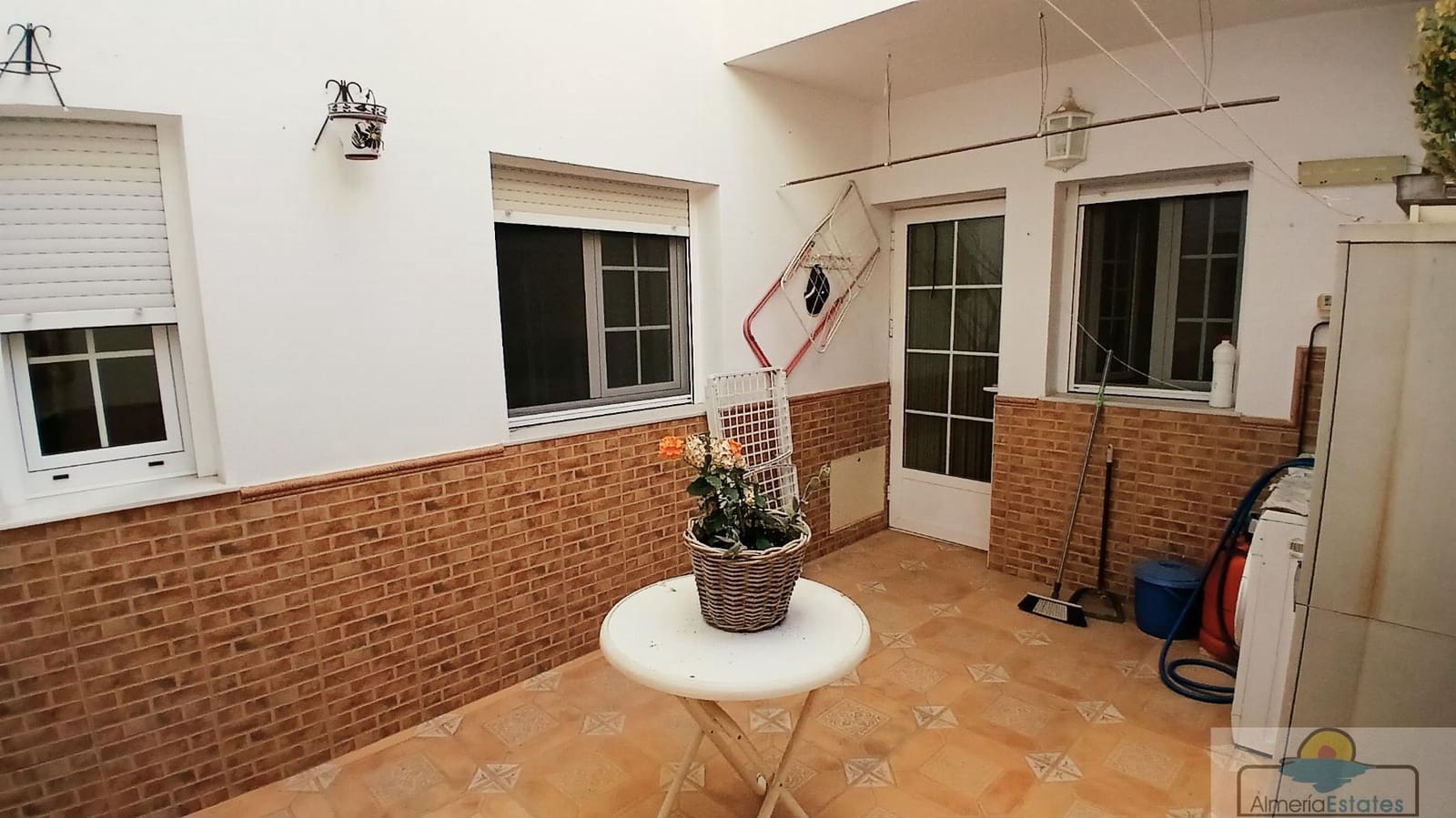 Casa de 5 habitaciones en Tíjola en venta con garaje - 249.000 € (Ref: 10070242)