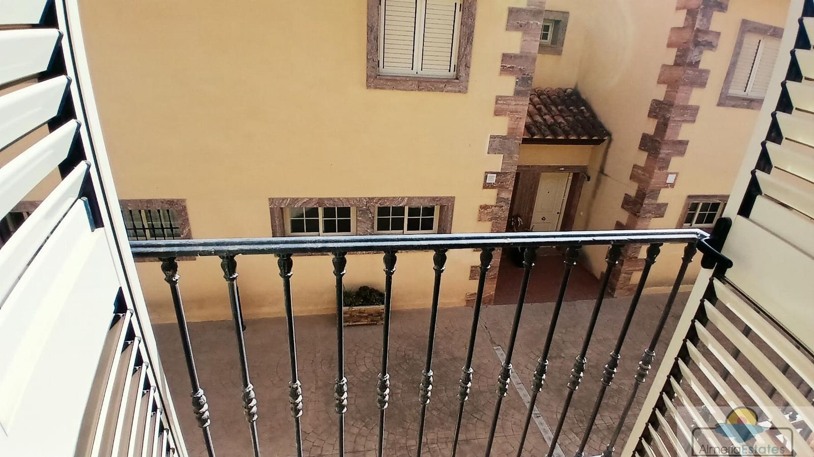 3 bedroom Townhouse for sale in Zurgena with pool - € 156,000 (Ref: 10158661)