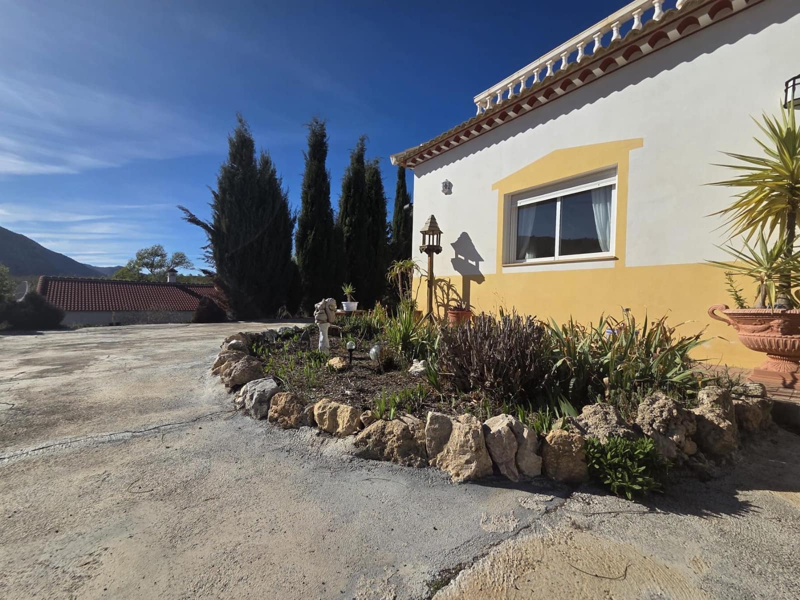 Casa de 3 habitaciones en Oria en venta - 180.000 € (Ref: 10170181)