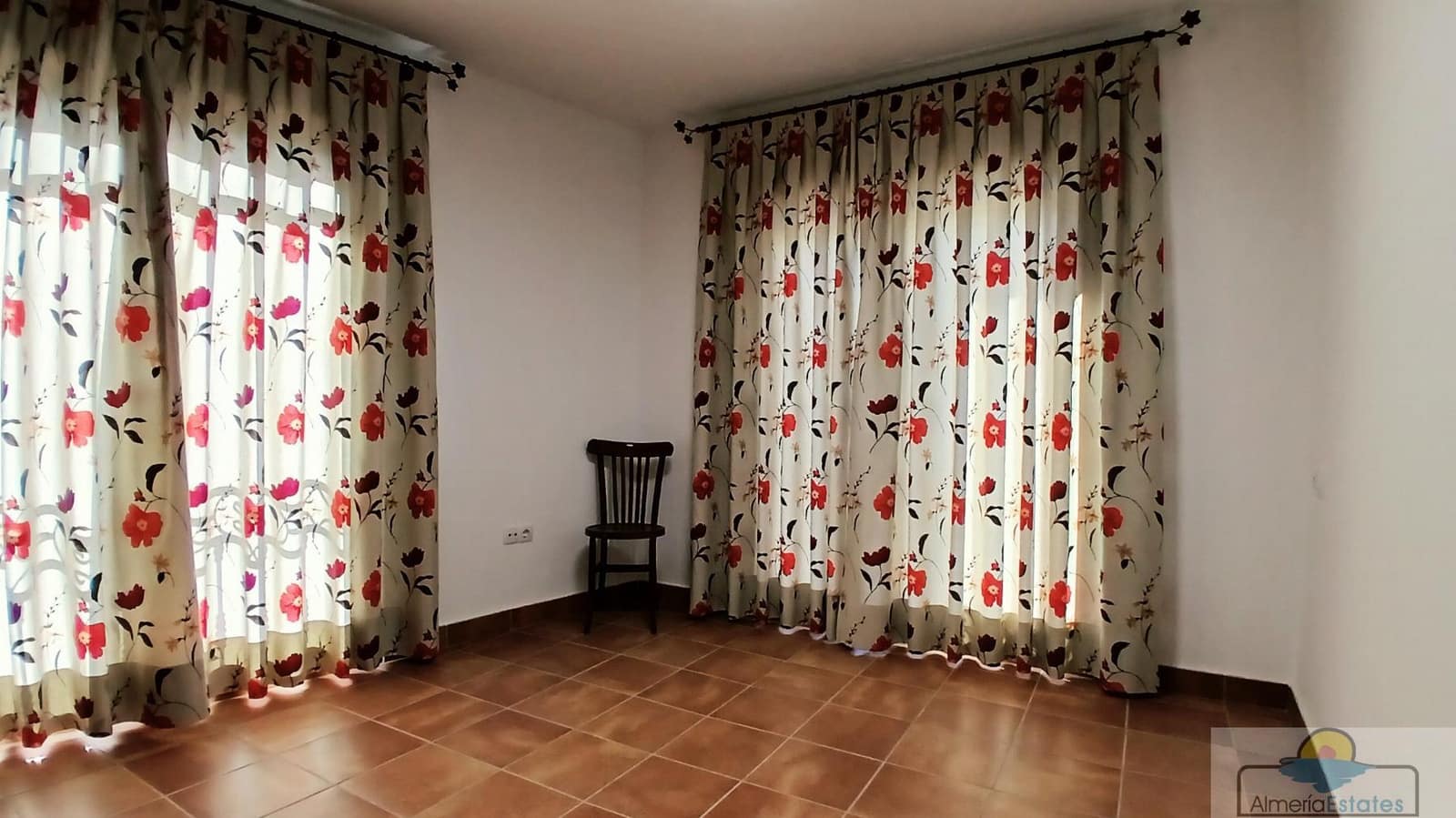 Casa de 6 habitaciones en Lubrín en venta - 220.000 € (Ref: 10177139)