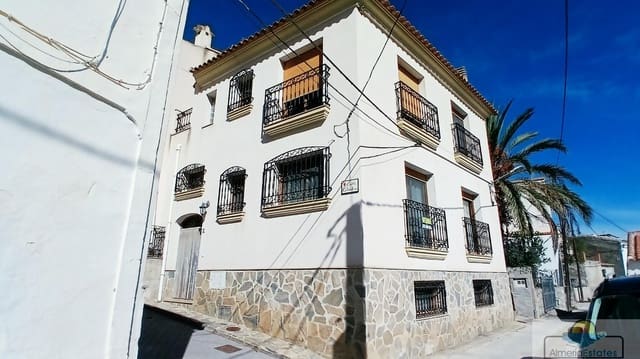 Casa de 6 habitaciones en Lubrín en venta - 220.000 € (Ref: 10177139)