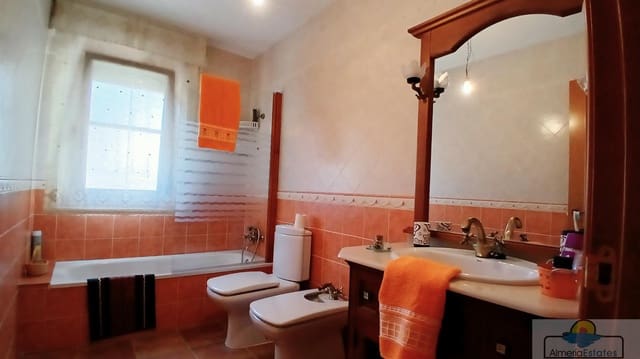 Casa de 6 habitaciones en Lubrín en venta - 220.000 € (Ref: 10177139)