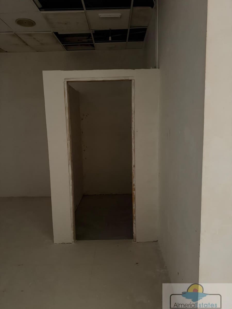 Commercieel te huur in Huercal-Overa - € 1.200 (Ref: 10177140)