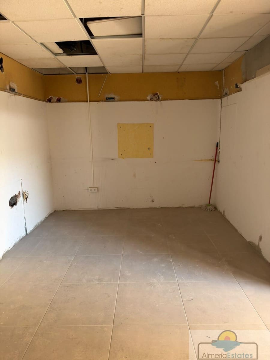 Commercieel te huur in Huercal-Overa - € 1.200 (Ref: 10177140)