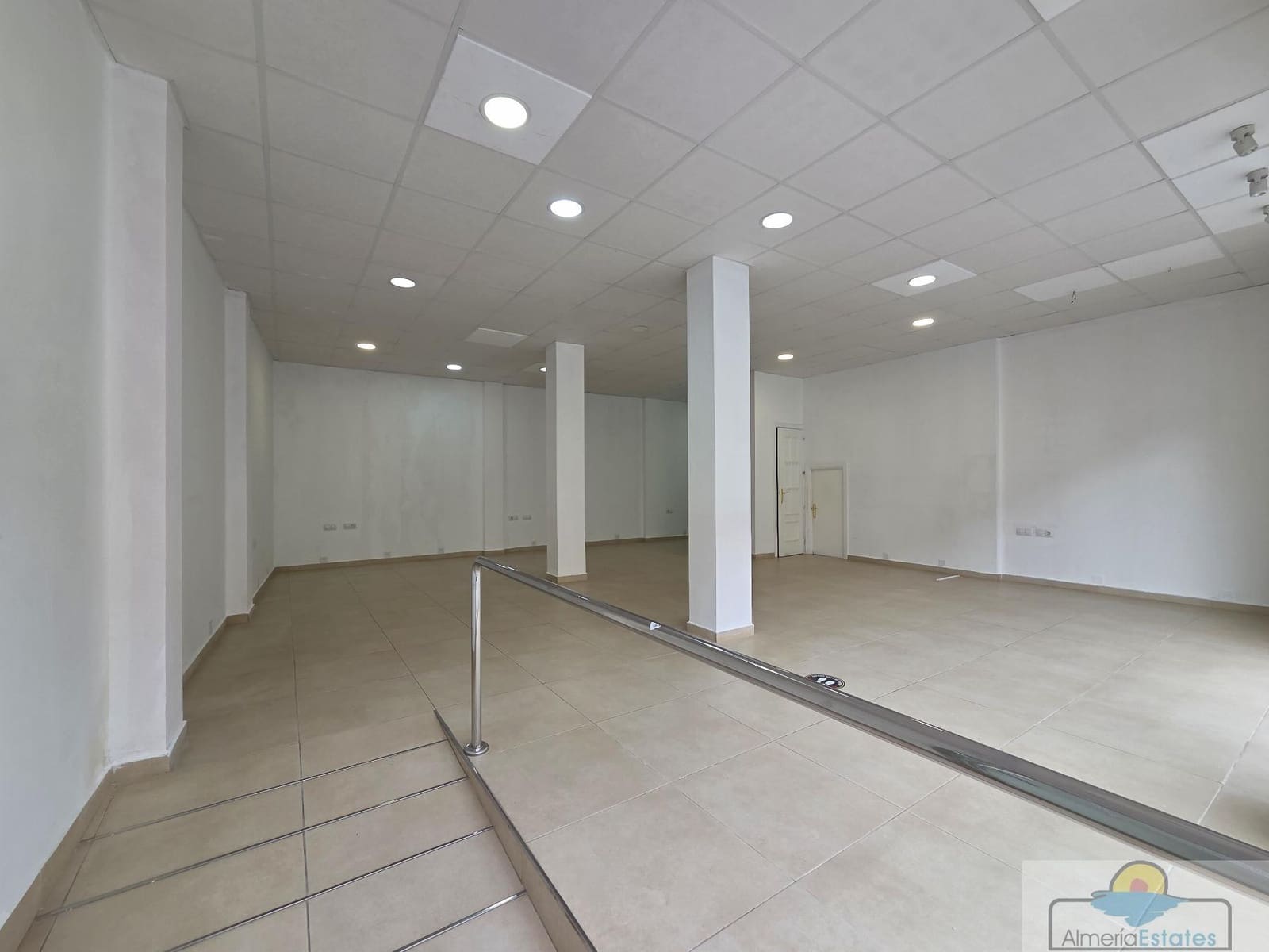 Commercieel te huur in Albox - € 450 (Ref: 3564115)