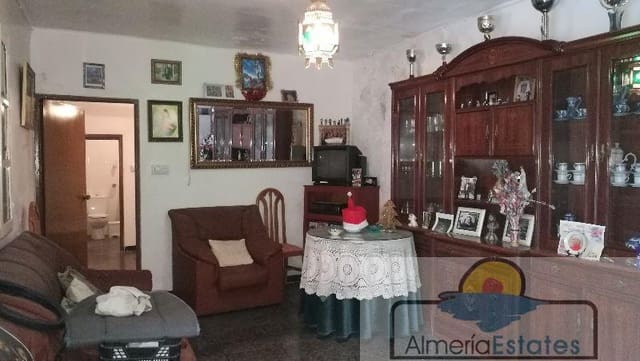Casa de 3 habitaciones en Oria en venta - 69.000 € (Ref: 3884214)