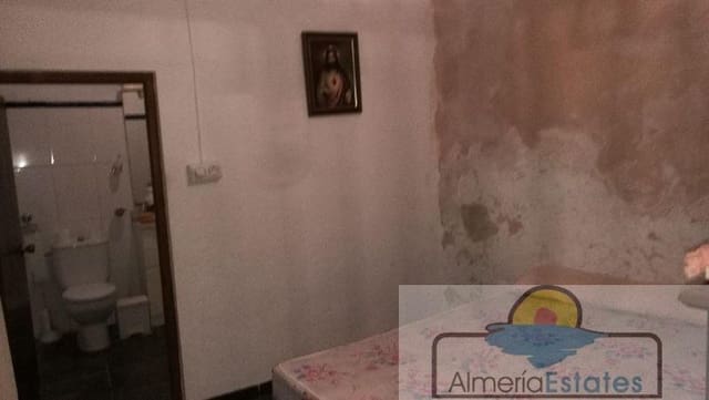 Casa de 3 habitaciones en Oria en venta - 69.000 € (Ref: 3884214)