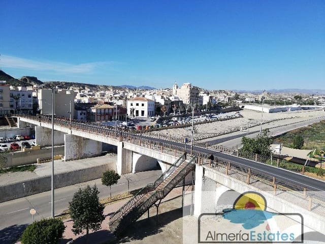 3 slaapkamer Flat te koop in Albox - € 95.000 (Ref: 4414389)