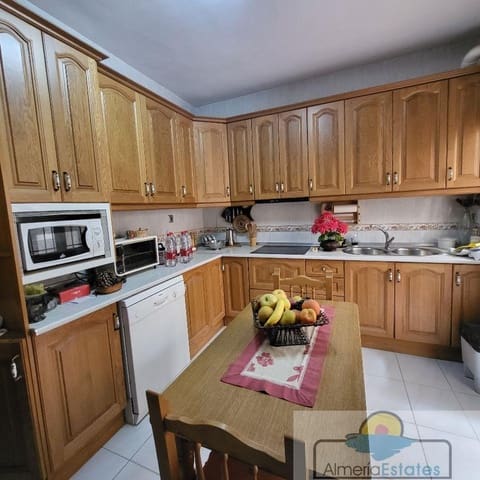 4 slaapkamer Flat te koop in Albox - € 100.000 (Ref: 6694415)