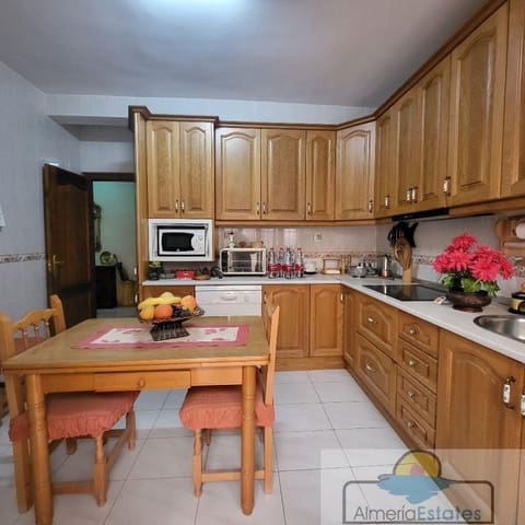 4 slaapkamer Flat te koop in Albox - € 100.000 (Ref: 6694415)