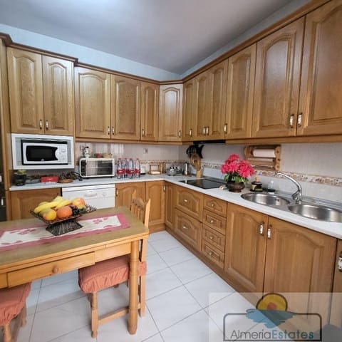 4 slaapkamer Flat te koop in Albox - € 100.000 (Ref: 6694415)