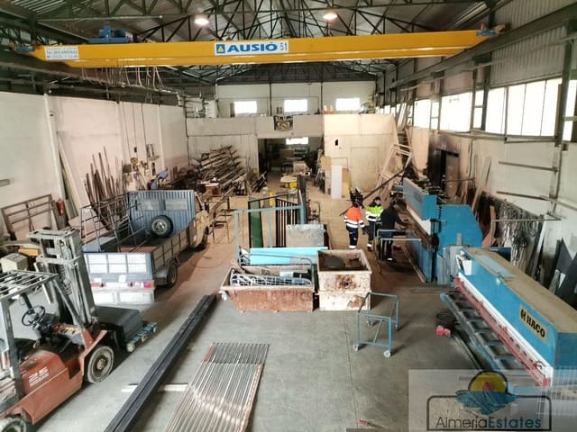 2 bedroom Commercial for sale in Macael - € 240,000 (Ref: 6804136)