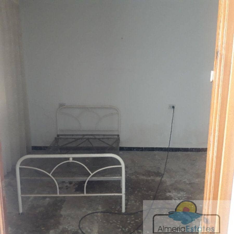 4 soveværelse Byhus til salg i Pocicas - € 75.000 (Ref: 6998793)