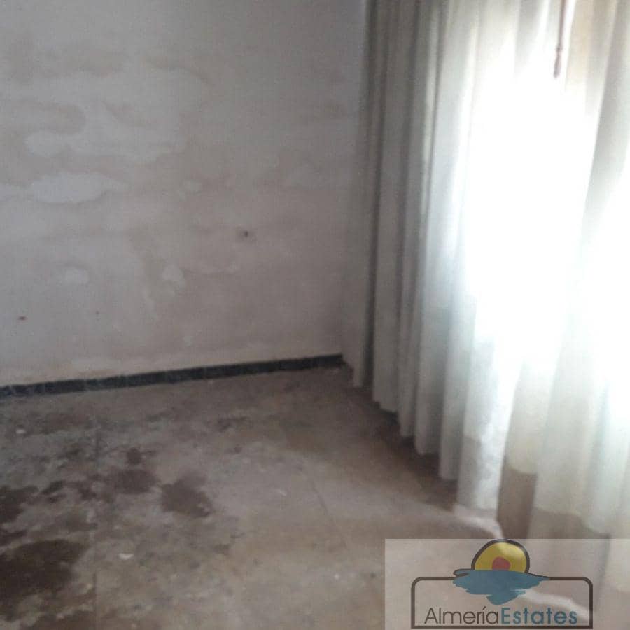 4 soveværelse Byhus til salg i Pocicas - € 75.000 (Ref: 6998793)