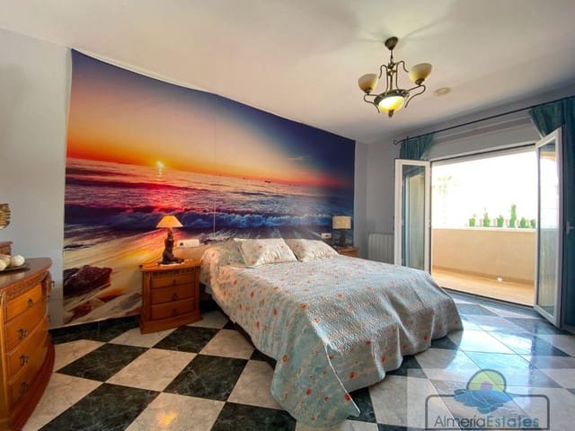 5 bedroom Townhouse for sale in Garrucha with garage - € 459,000 (Ref: 7041303)